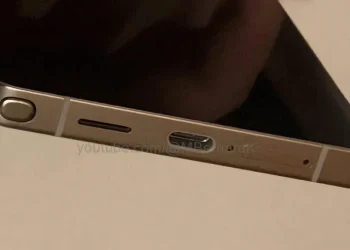 Les images du Galaxy S25 Ultra fuites montrent un emplacement pour S Pen et One UI 7