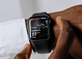 Apple Watch pourrait enfin bénéficier d&rsquo;une surveillance de la pression artérielle en 2025