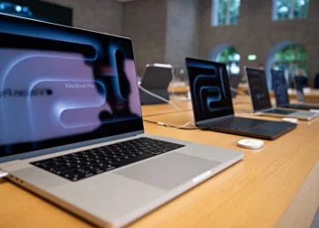 Le MacBook Pro pourrait obtenir un écran OLED et un îlot dynamique, selon des fuites