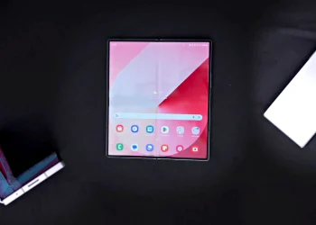 Samsung lancera 4 téléphones pliables, dont un triple, en 2025
