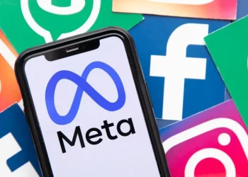 Meta prend une note du cahier de X : présente des notes de communauté pour les applications