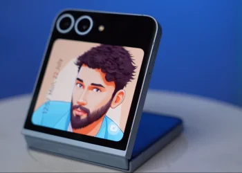 Les fuites Samsung Galaxy Z Flip 7 révèlent une mise à niveau majeure avec un affichage de couverture plus grand.