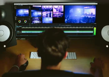 Nous avons testé des dizaines de fabricants de vignettes AI YouTube pour découvrir 3 qui fonctionnent réellement.
